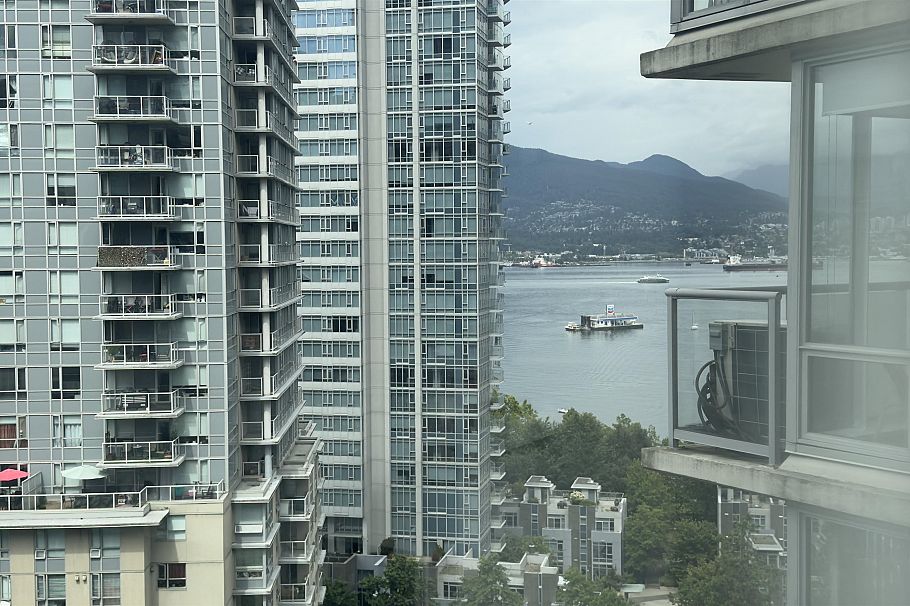 1404 1228 W Hastings Street Vancouver, BC - 10