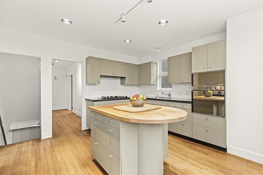 3545 W King Edward Avenue Vancouver, BC - 18