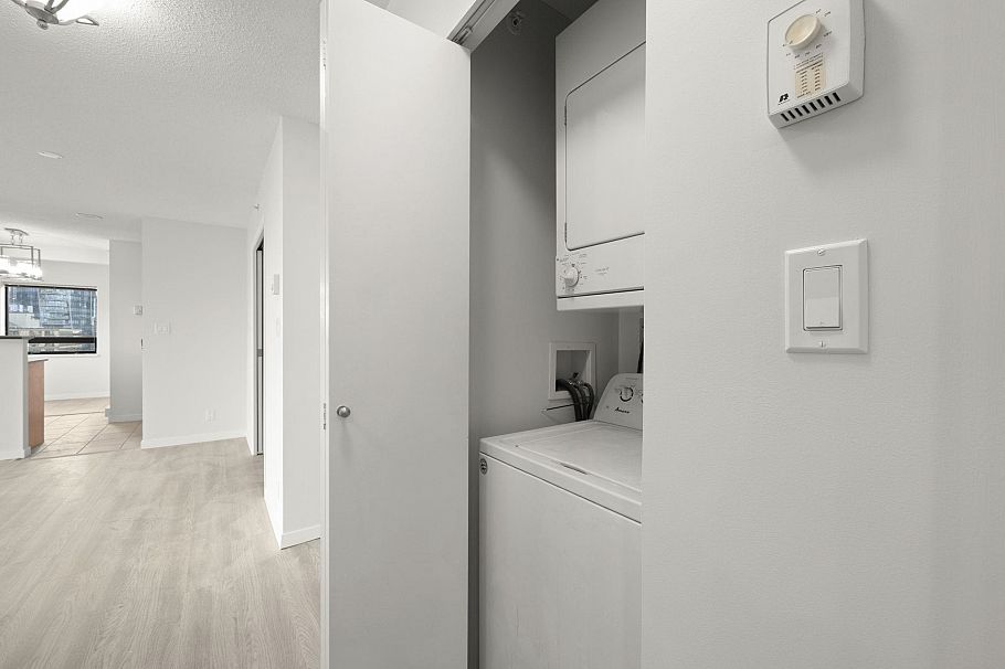 2502 1331 Alberni Street Vancouver, BC - 21