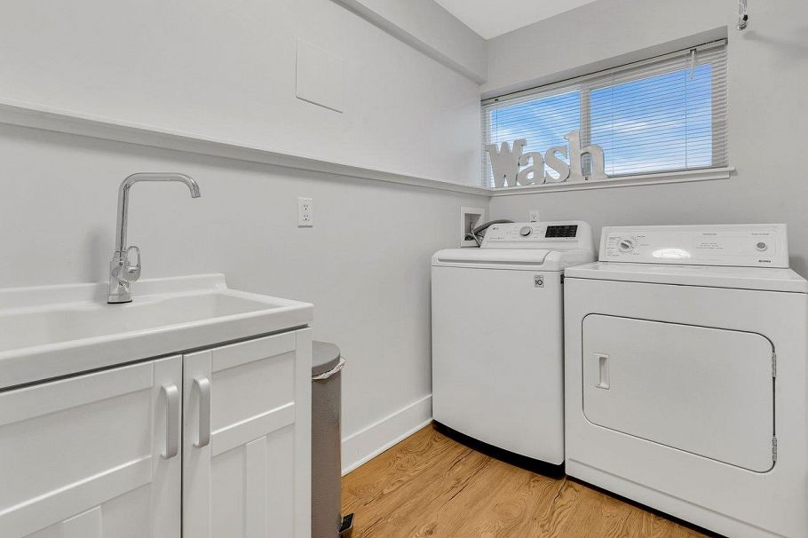 1837 Larson Road North Vancouver, BC - 29