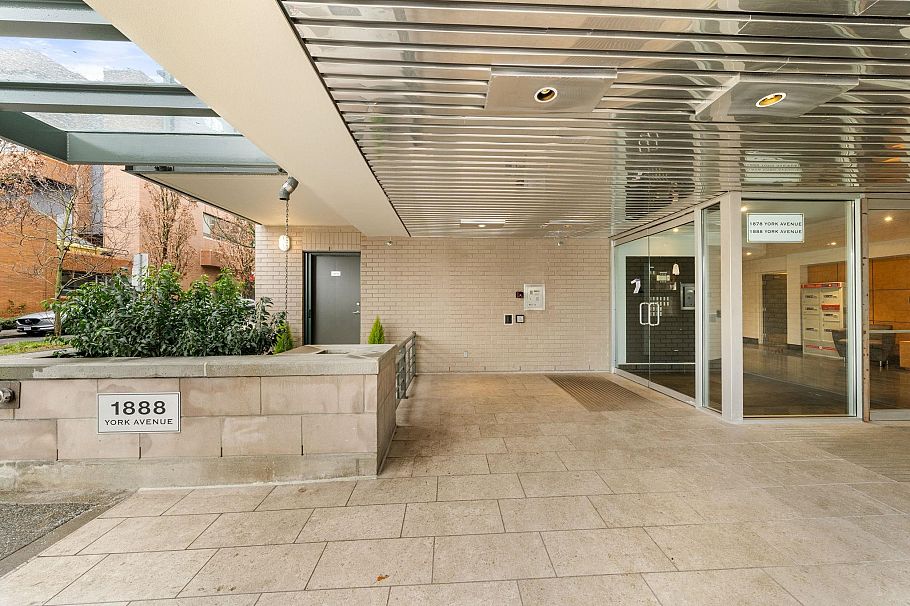 1878 York Avenue Vancouver, BC - 30