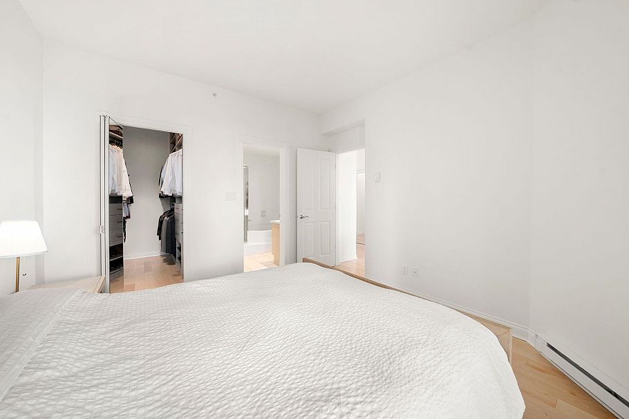 1006 160 E 13th Street North Vancouver, BC - 23