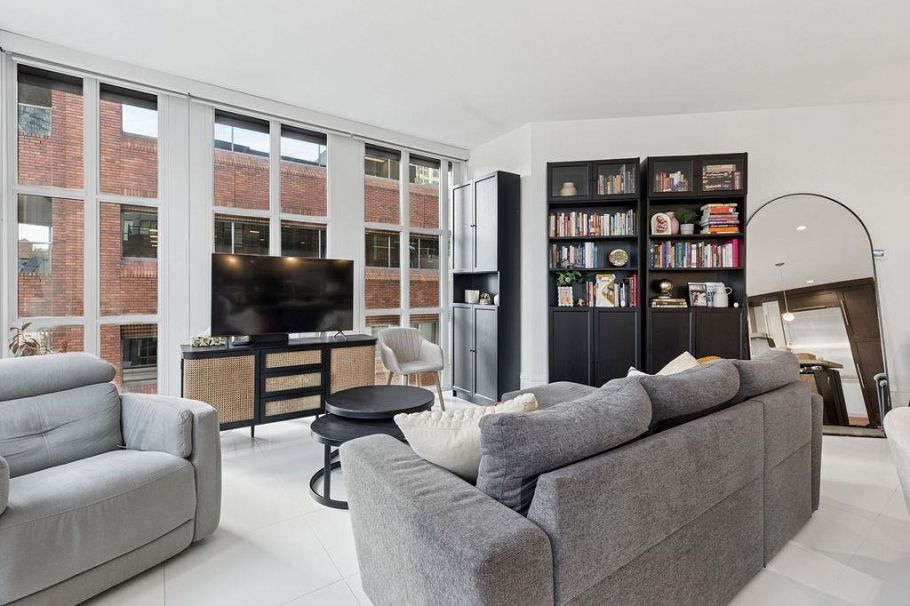 402 1102 Hornby Street Vancouver, BC - 4