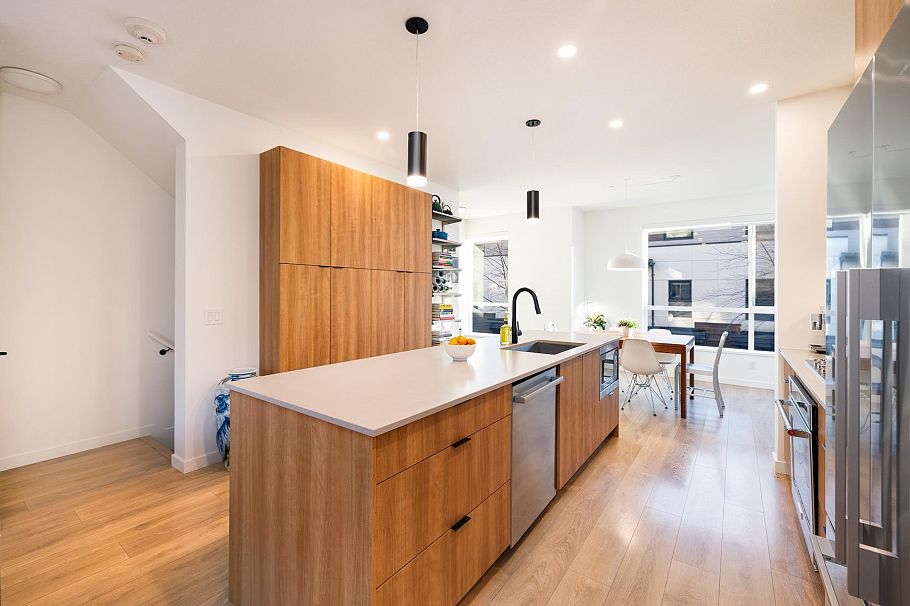 13 533 E 3rd Street North Vancouver, BC - 11