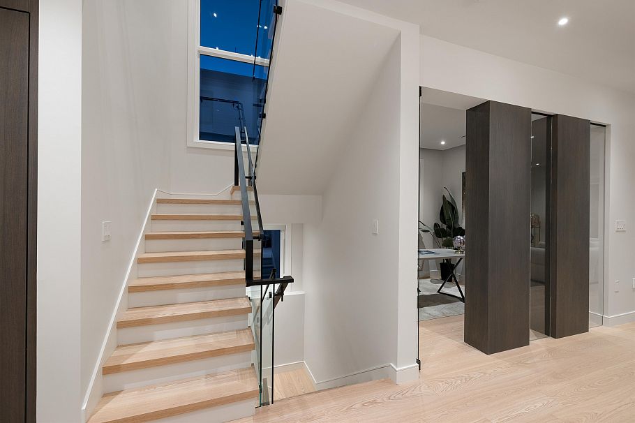 838 E 14th Street North Vancouver, BC - 21