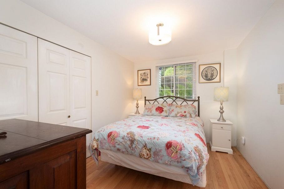 530 E Queens Road North Vancouver, BC - 27