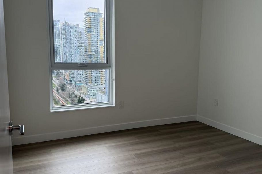 2304-2B2B1Den 6087 WILSON AVE AVENUE, Burnaby BC V5H 0M1 Burnaby, BC - 8
