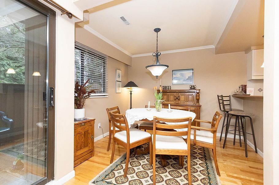 2050 Purcell Way North Vancouver, BC - 3