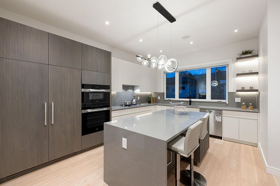 838 E 14th Street North Vancouver, BC - 15