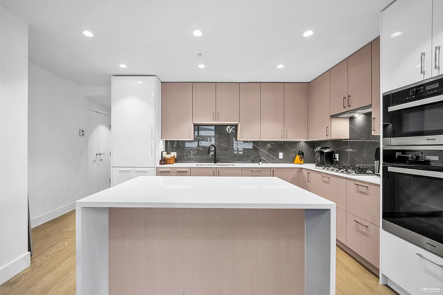 203 1632 Lions Gate Lane North Vancouver, BC - 3