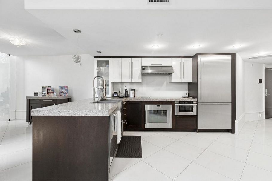 1106 Hornby Street Vancouver, BC - 10