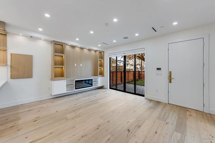 1 150 E 51 Avenue Vancouver, BC - 7