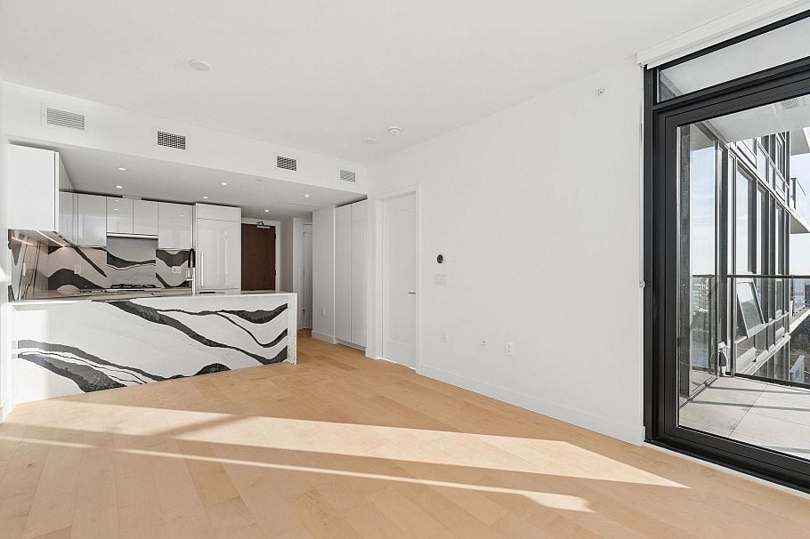 1004 135 E 13th Street North Vancouver, BC - 5