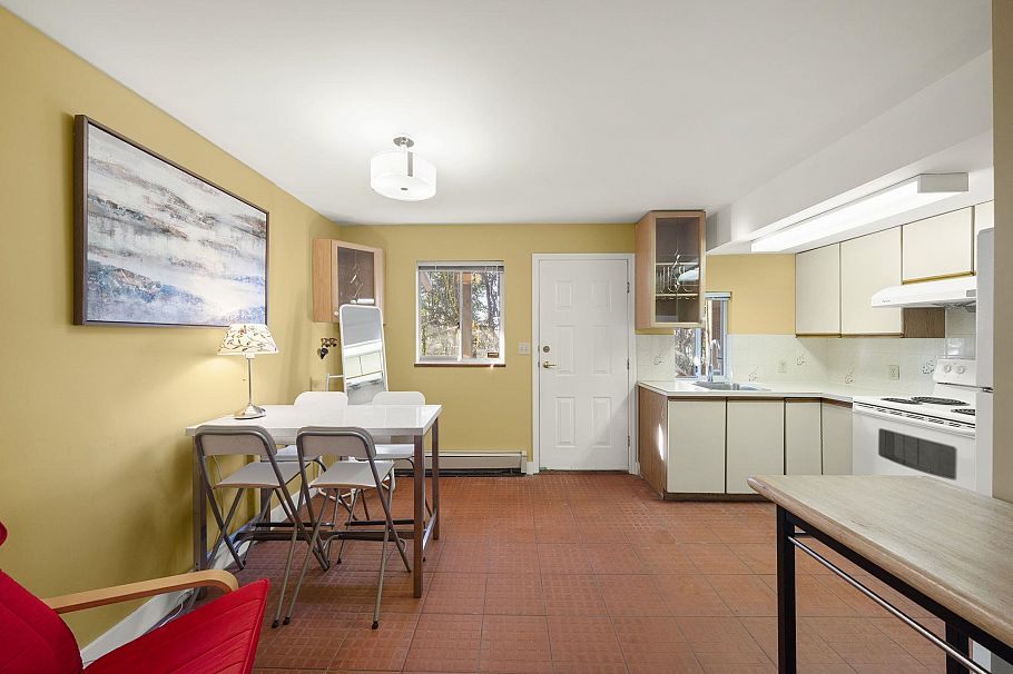 3206 E 25th Avenue Vancouver, BC - 27