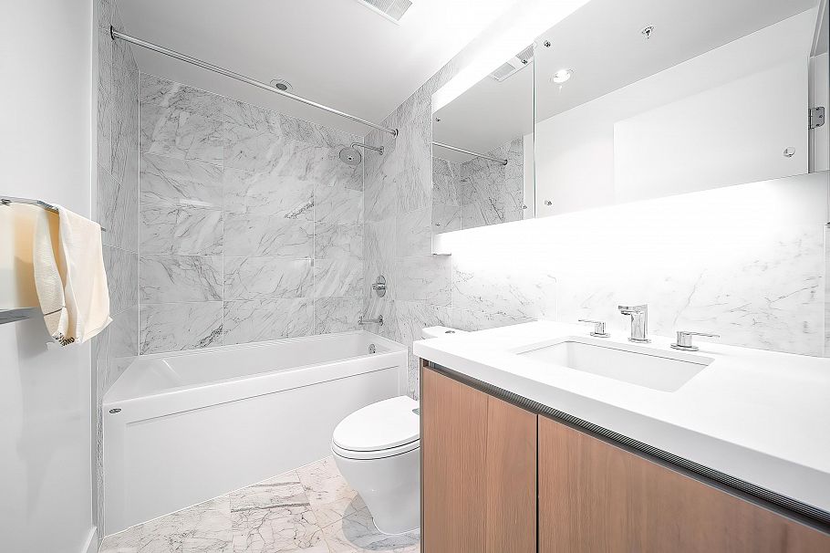 1903 8833 Hazelbridge Way Richmond, BC - 15