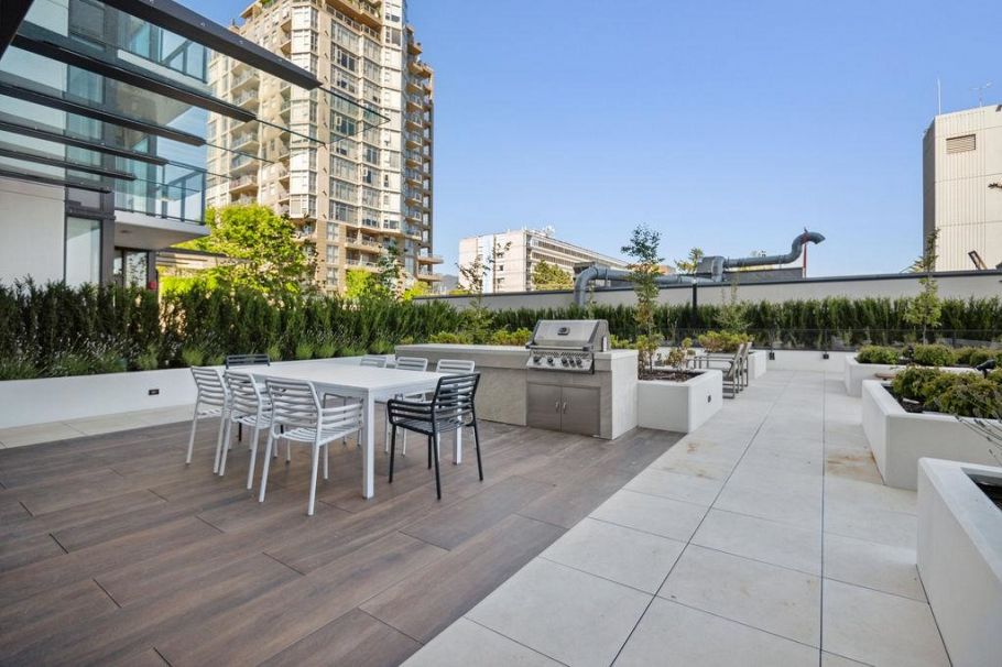 1004 135 E 13th Street North Vancouver, BC - 28