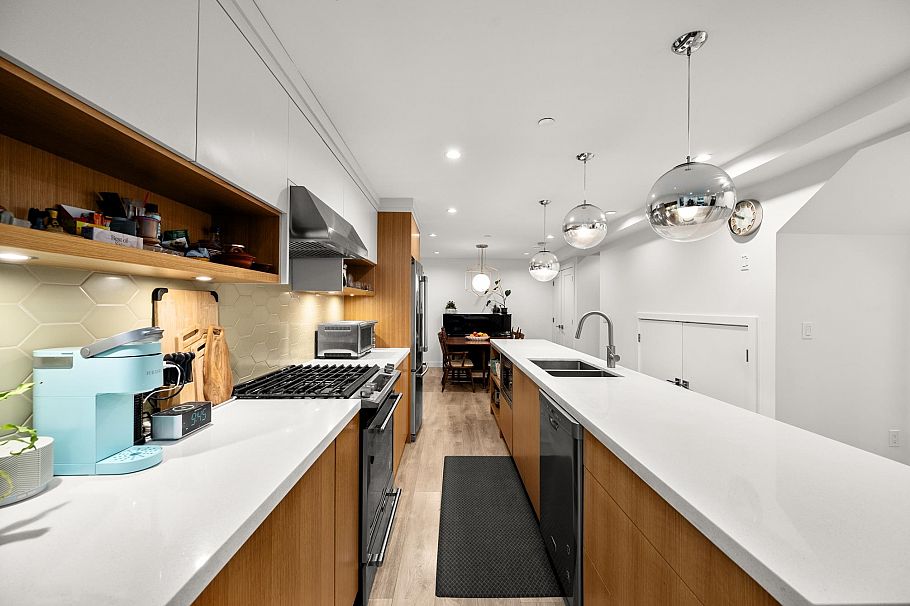 1452 E 20th Avenue Vancouver, BC - 8