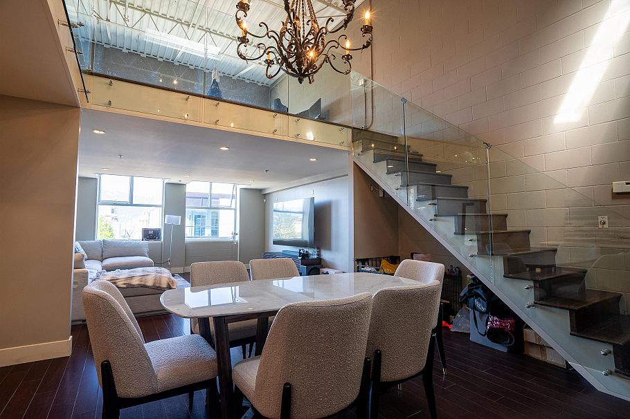 305 1220 E Pender Street Vancouver, BC - 2