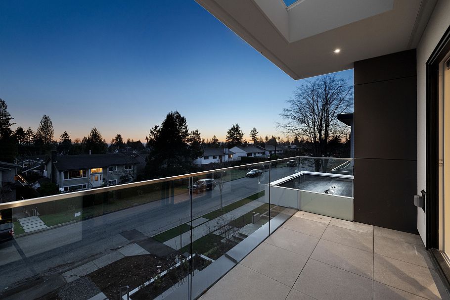 838 E 14th Street North Vancouver, BC - 25