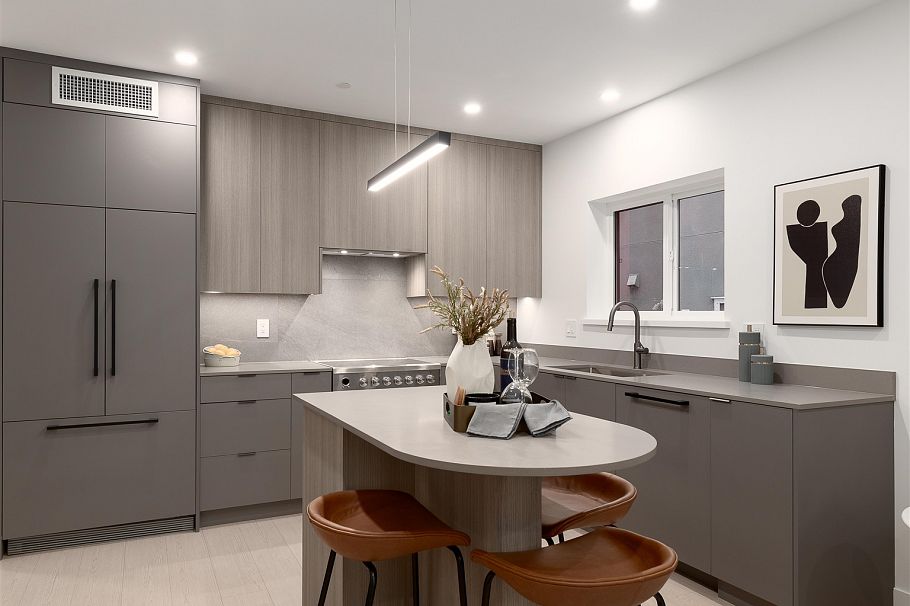 204 2329 E 34th Avenue Vancouver, BC - 1