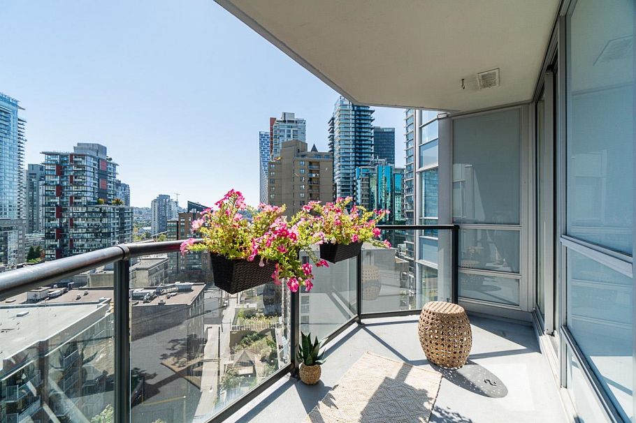 1208 1212 Howe Street Vancouver, BC - 26