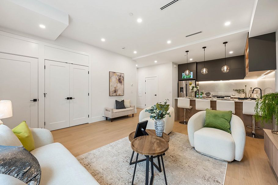 4 3065 Charles Street Vancouver, BC - 7