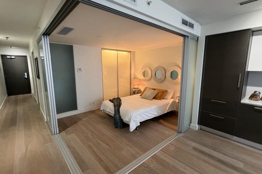 508 1477 W Pender Street Vancouver, BC - 1