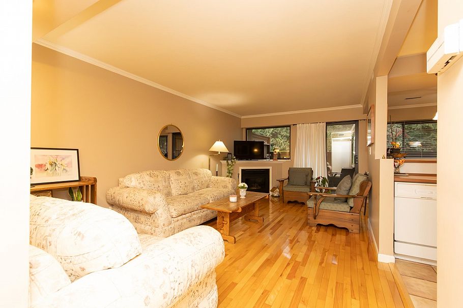 2050 Purcell Way North Vancouver, BC - 14