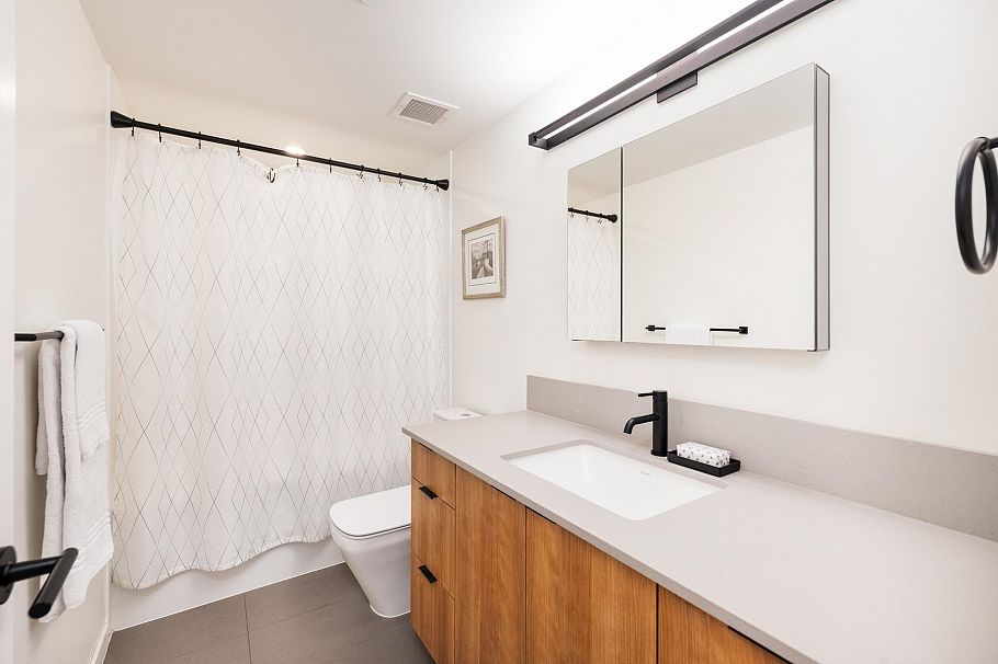 13 533 E 3rd Street North Vancouver, BC - 29