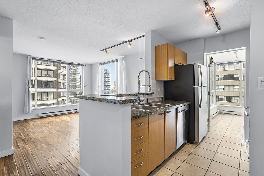 1506 1420 W Georgia Street Vancouver, BC - 2