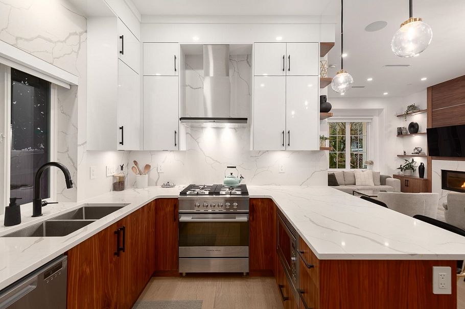 959 E 13th Avenue Vancouver, BC - 12