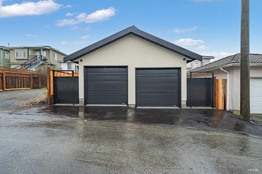 2 1020 Nootka Street Vancouver, BC - 33