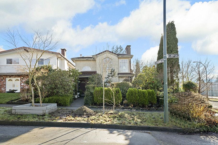3206 E 25th Avenue Vancouver, BC - 23