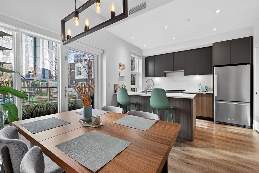 3 8693 Oolichan Way Vancouver, BC - 1