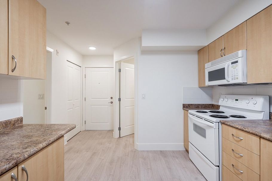 303 3423 E Hastings Street Vancouver, BC - 17