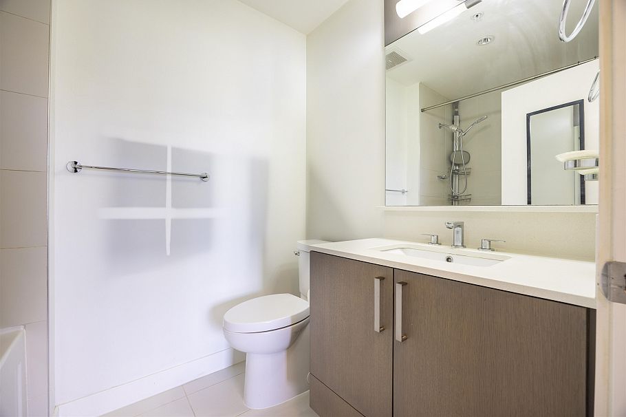 309 10033 River Drive Richmond, BC - 18