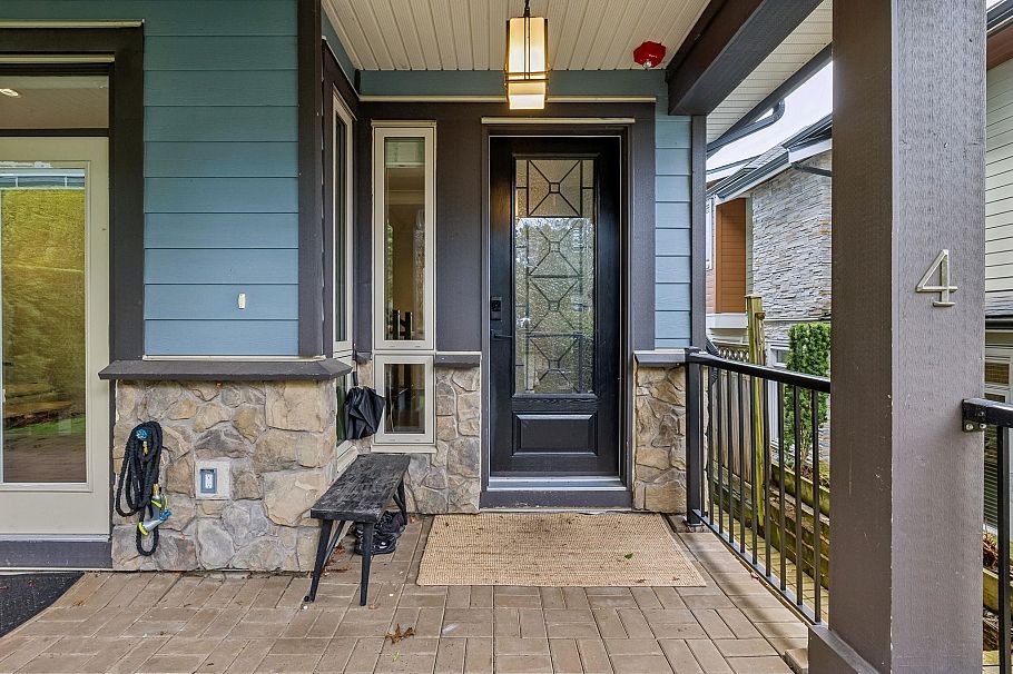 4 651 W 14th St North Vancouver, BC - 3