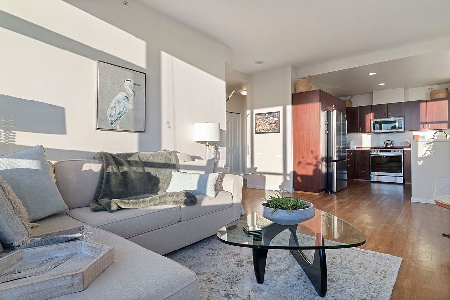 1401 120 W 16th Street North Vancouver, BC - 5