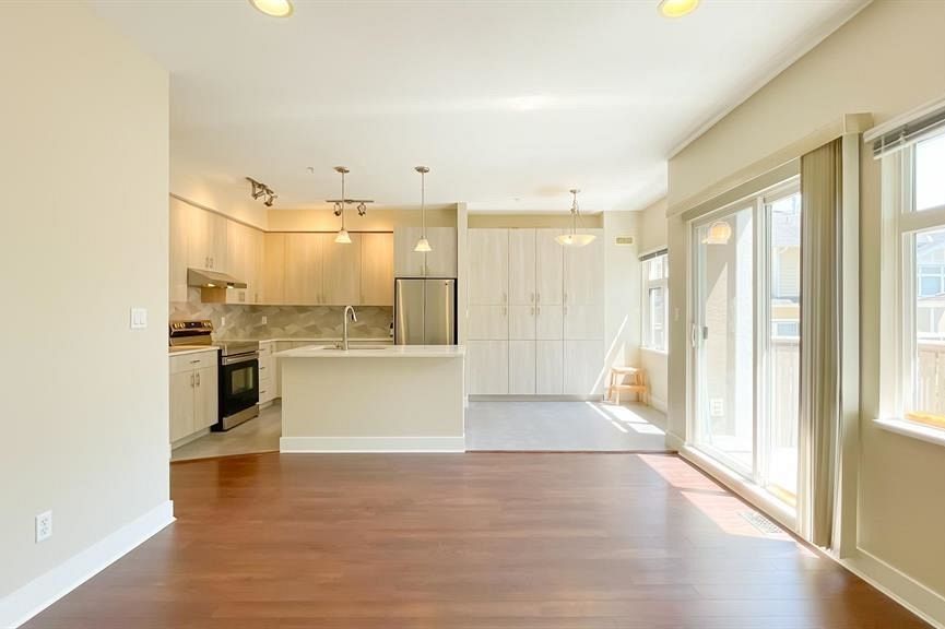 888 W 58th Avenue Vancouver, BC - 39