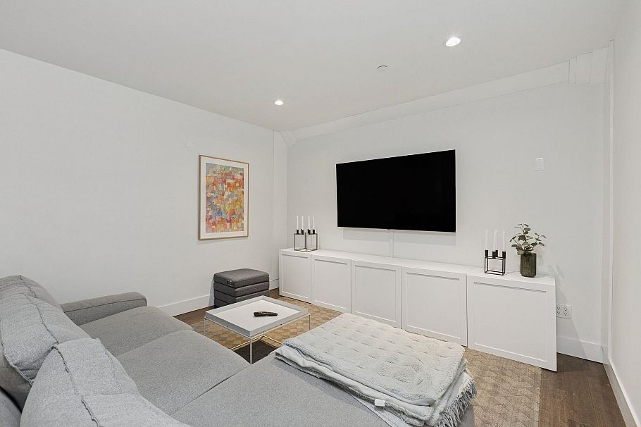 4 651 W 14th St North Vancouver, BC - 37