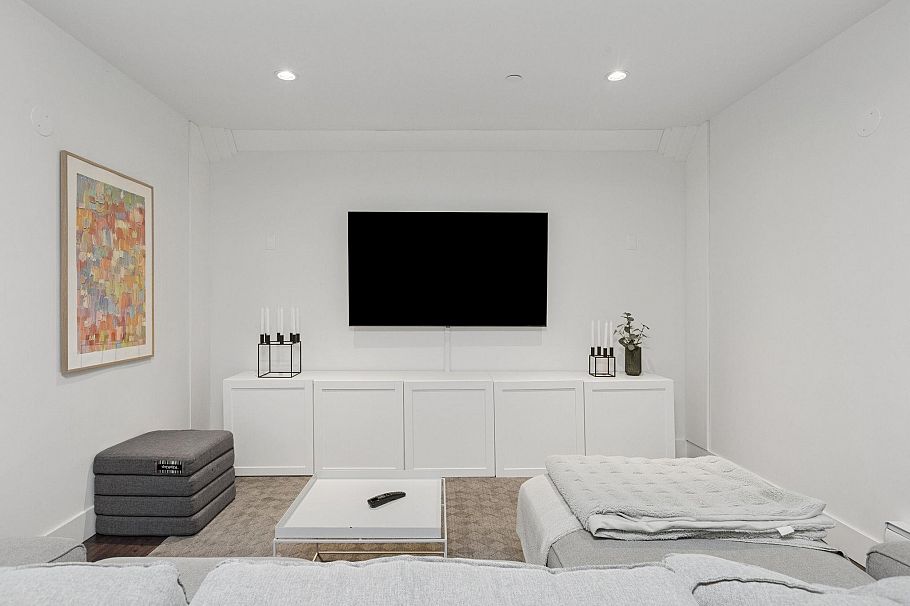 4 651 W 14th St North Vancouver, BC - 36