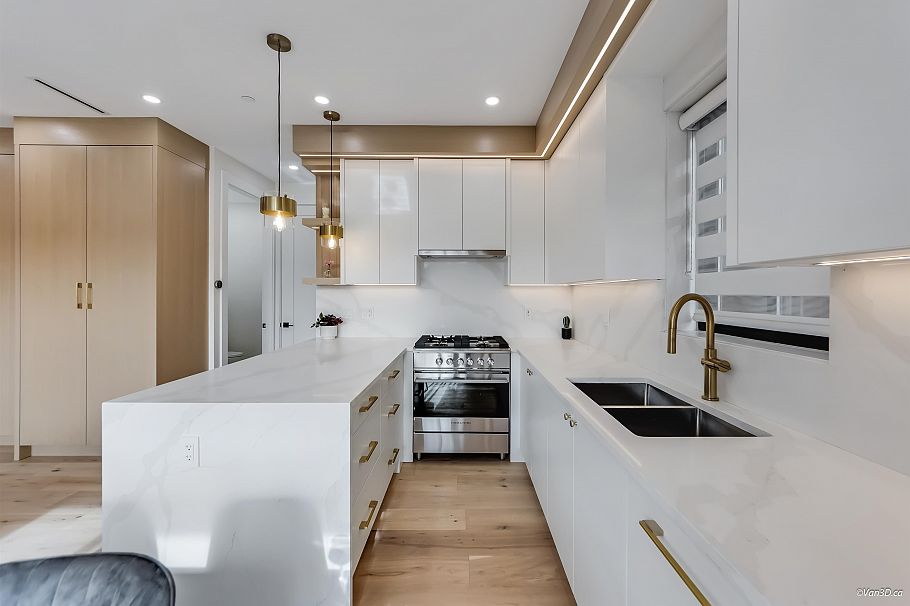 2 150 E 51st Avenue Vancouver, BC - 9