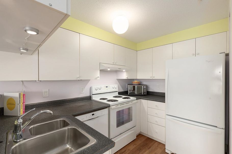 207 2211 Wall Street Vancouver, BC - 8