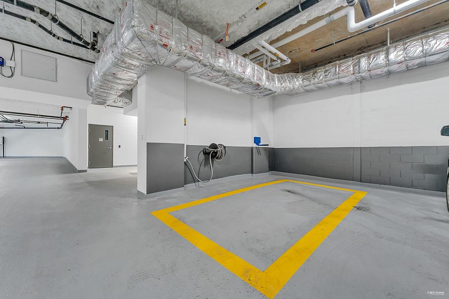 1101 2325 Emery Court North Vancouver, BC - 27