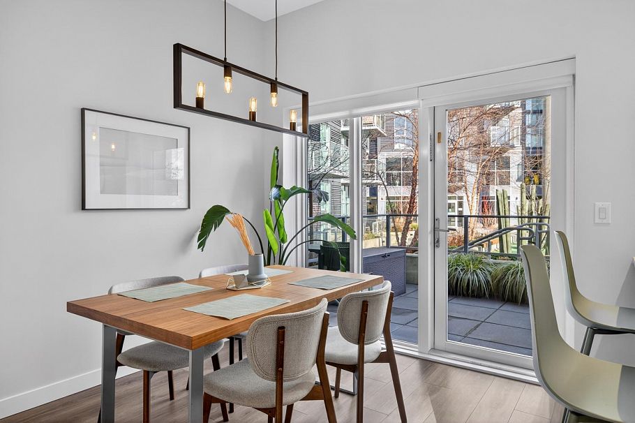 3 8693 Oolichan Way Vancouver, BC - 8