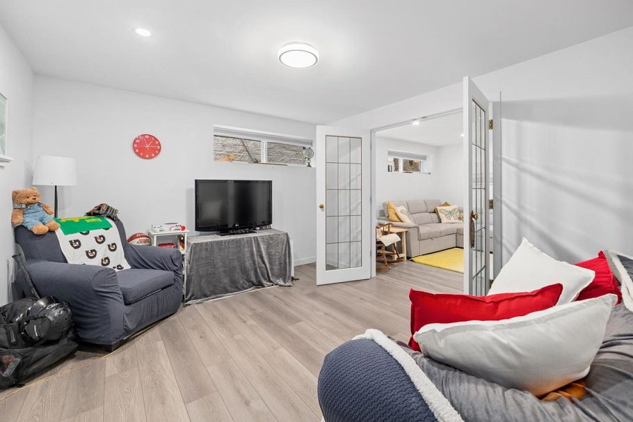 2524 Bendale Road North Vancouver, BC - 30