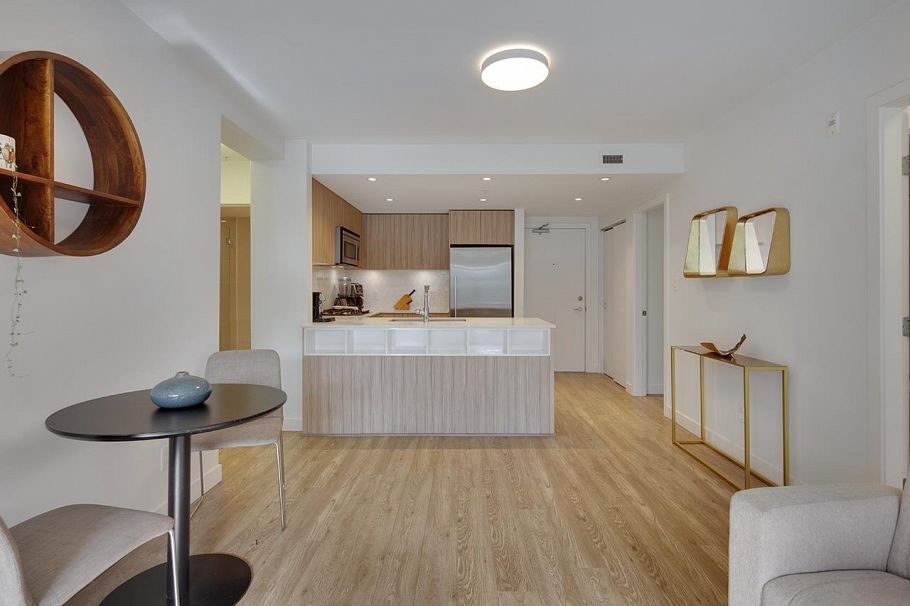 206 1061 Marine Drive North Vancouver, BC - 8