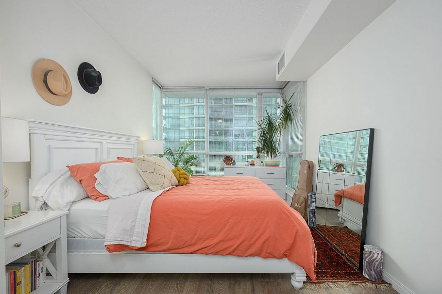 405 168 E Esplanade North Vancouver, BC - 9