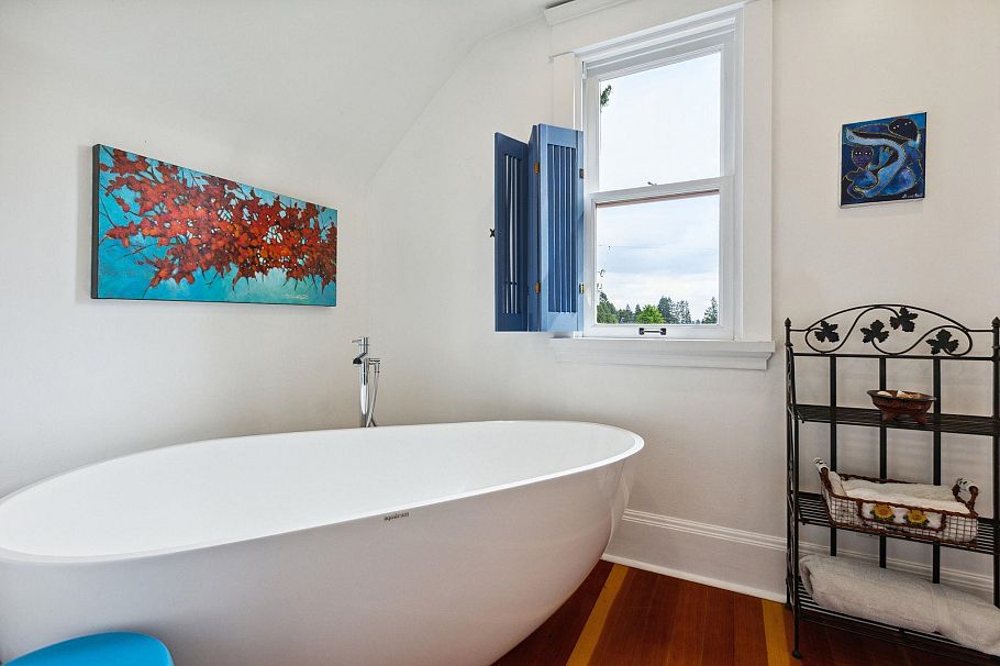 349 E 24th Street North Vancouver, BC - 19