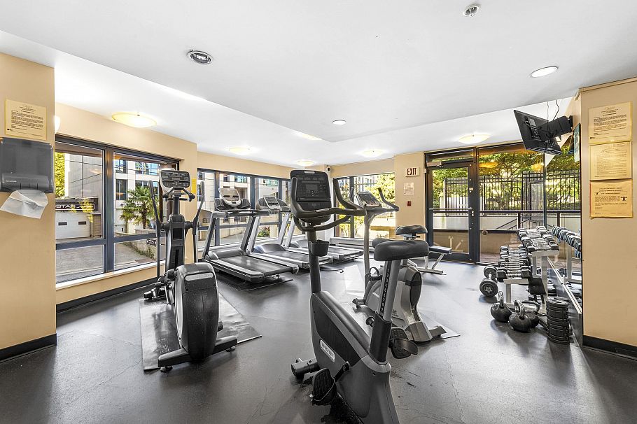 2107 1295 Richards Street Vancouver, BC - 21